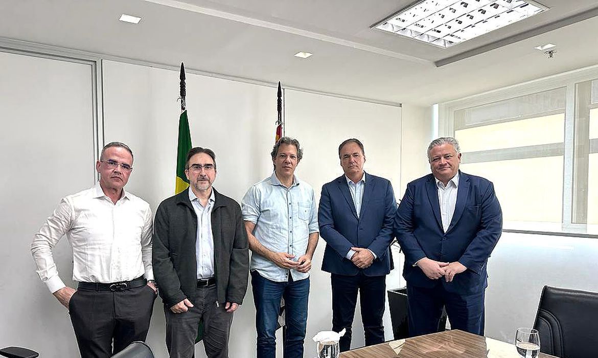 O ministro da Fazenda, Fernando Haddad, participou de uma reunião com representantes do Instituto para o Desenvolvimento do Varejo (IDV)