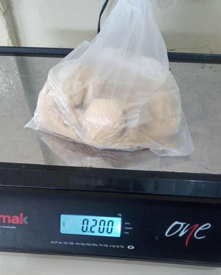 A visitante, de 25 anos, confessou para as funcionárias que trazia entorpecente em seu corpo