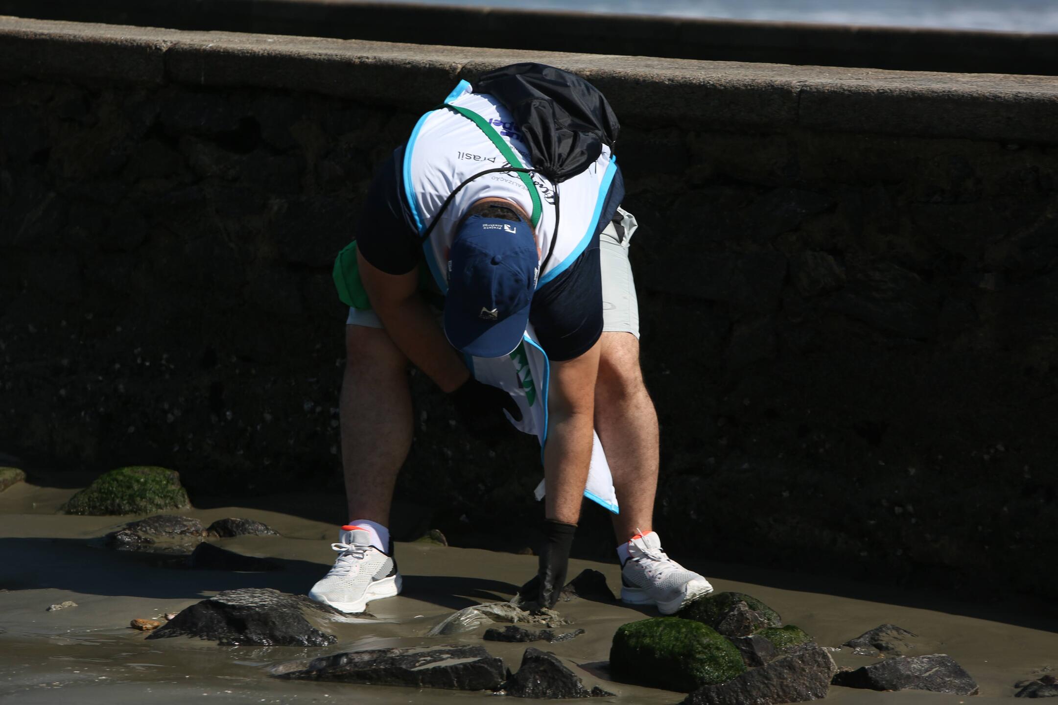 Foram recolhidos materiais plásticos (3,2 quilos); de vidro (3,3 quilos); de metal (2,2 quilos); papel (1,1quilos); e rejeitos (80,8 quilos)