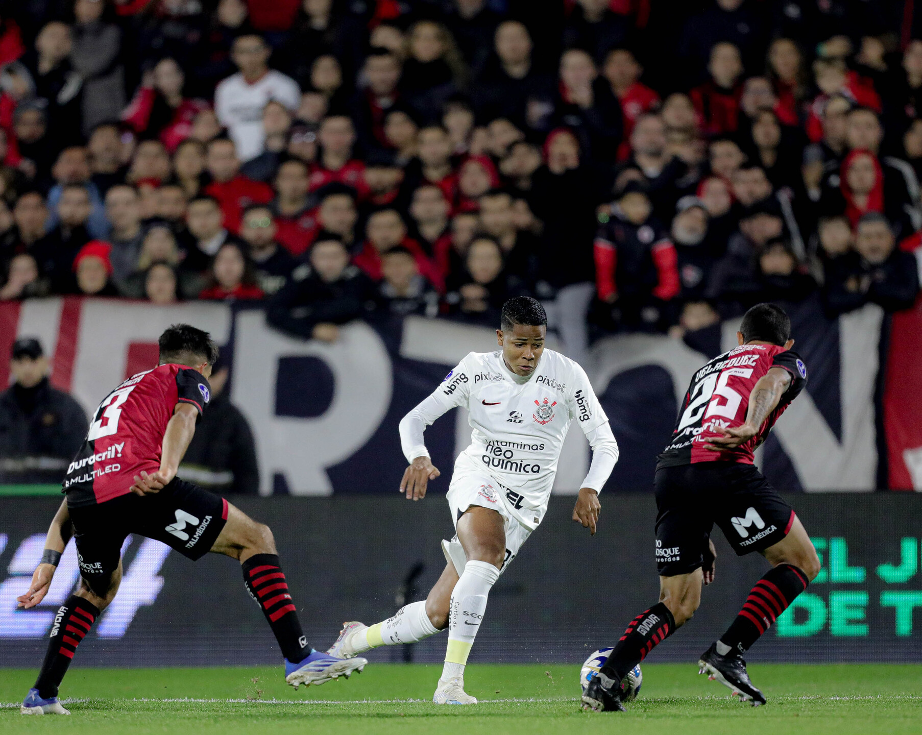 O clube enfrenta na próxima fase o vencedor do duelo entre Estudiantes e Goiás