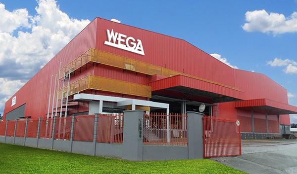 Wega Motors Brasil pertencente ao Grupo Argentino R. Neto S.A fornece para o mercado de reparação automotiva filtros e velas nas linhas leve e pesada