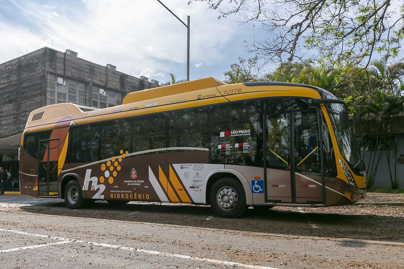 O hidrogênio produzido na estação experimental será usado para abastecer três ônibus cedidos pela EMTU, que irão transitar exclusivamente no campus da USP