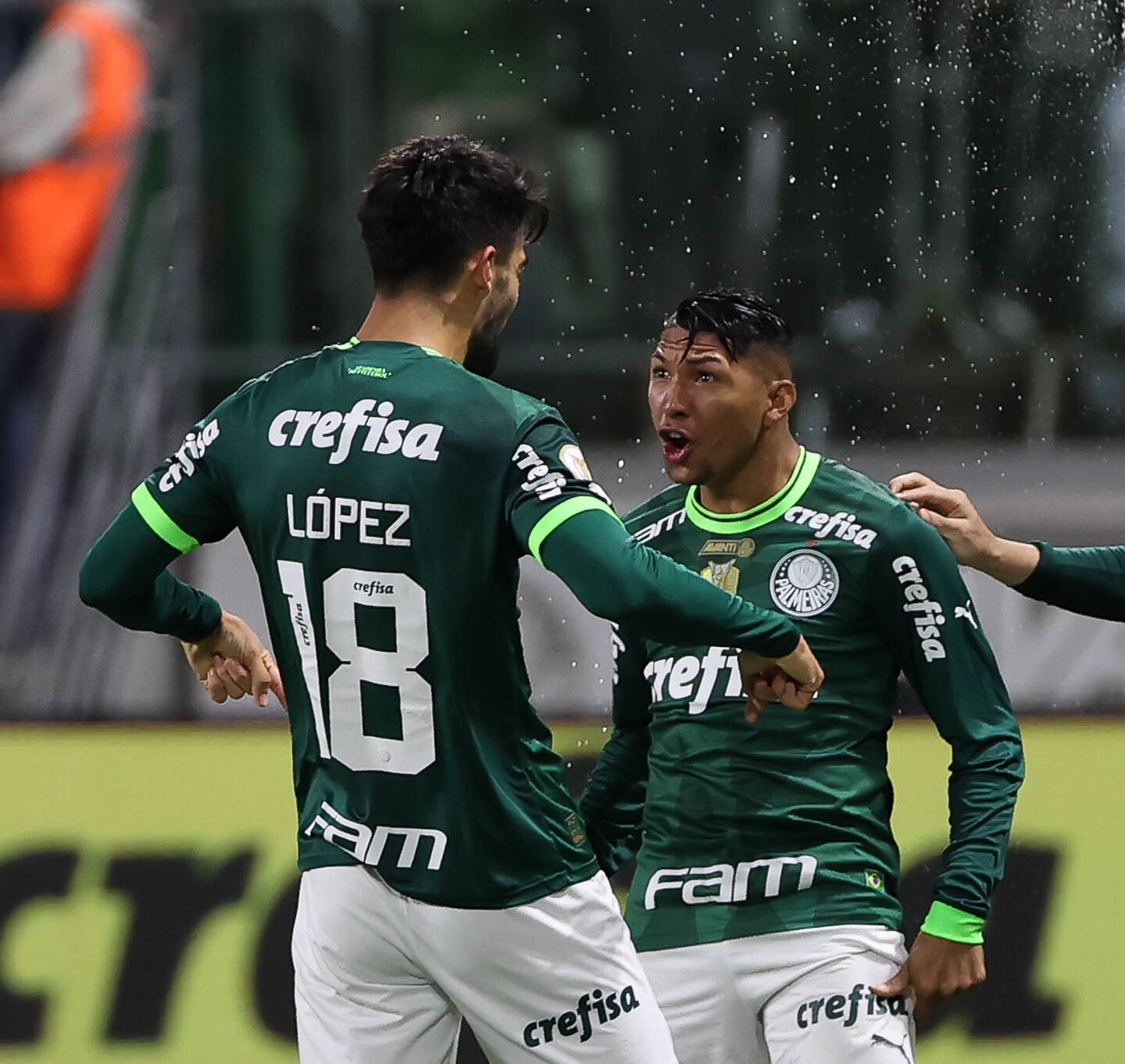 Flaco López, que substituiu Zé Rafael, foi o responsável por balançar as redes já no último lance