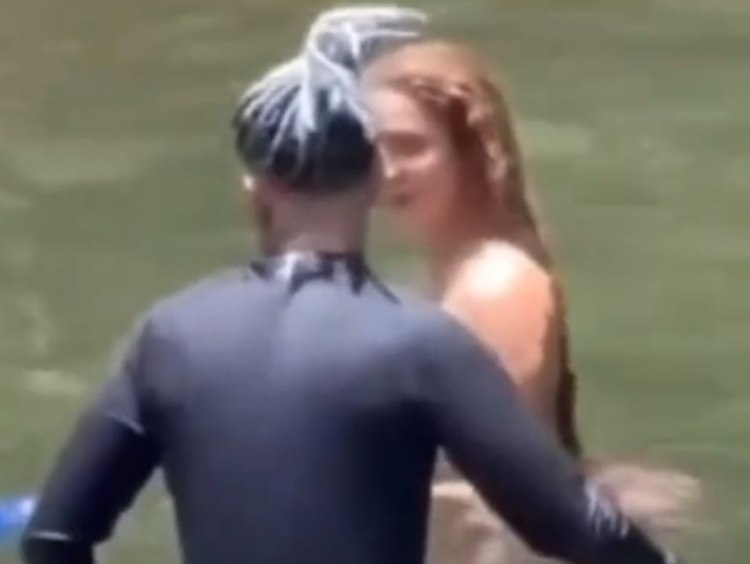 O ex-noivo de Rosalía foi visto curtindo um momento relax com a cantora Shakira nesta semana