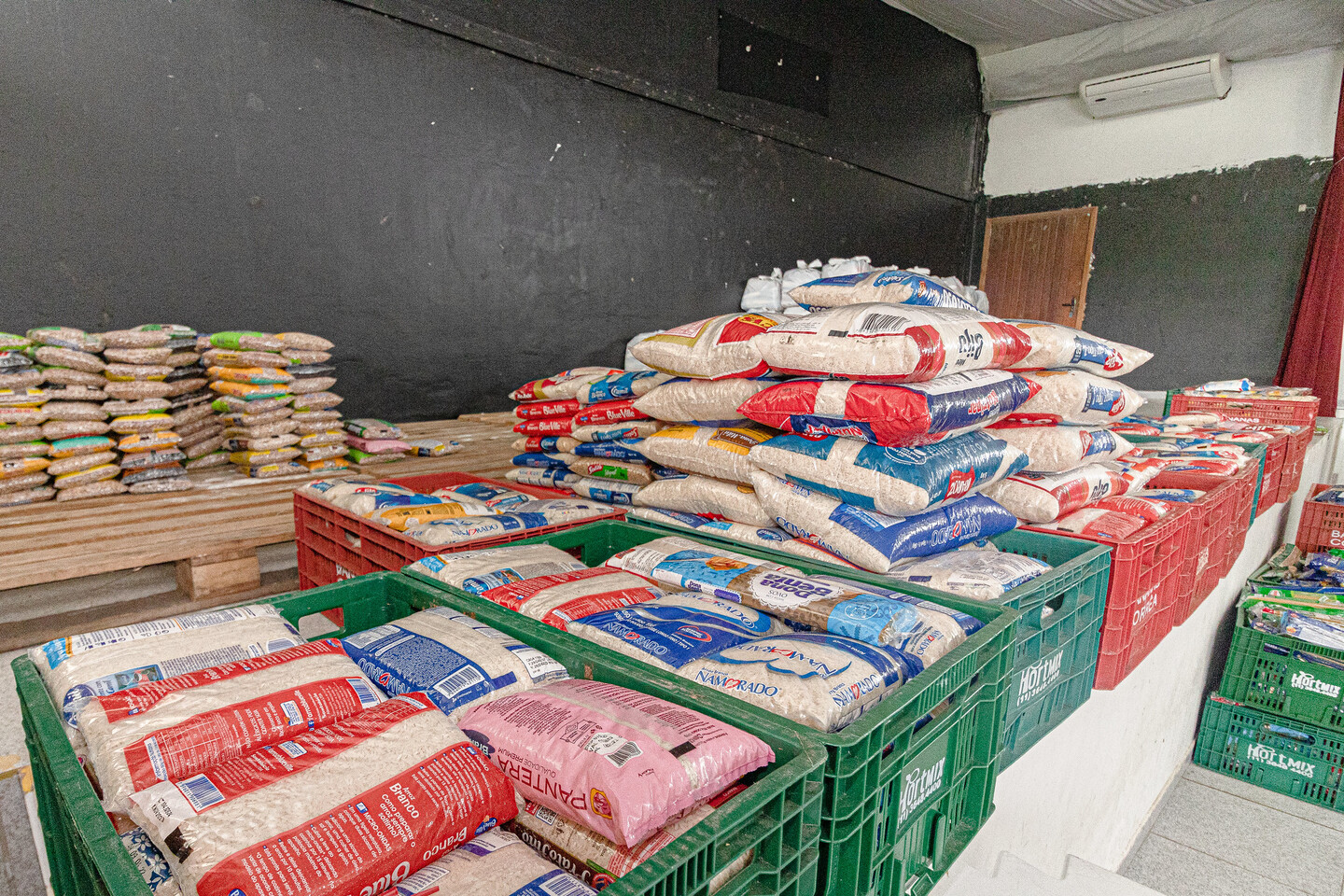 A troca de 1 kg de alimento por ingressos garantiu a entrada e toda a arrecadação será destinada ao Fundo Social de Solidariedade, que fará a entrega às famílias em situação de vulnerabilidade social da Cidade