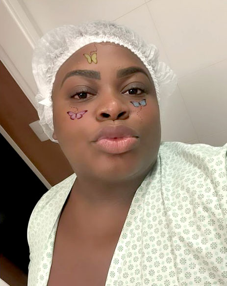 A funkeira compartilhou vídeos, detalhando as dores que enfrentou após o procedimento cirúrgico