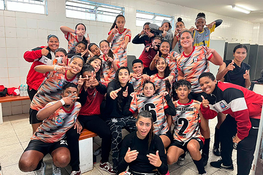 Os gols da equipe foram marcados por Mikinha, Estelinha e Gê