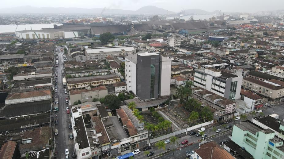 Prefeitura adquiriu prédio ao lado do principal, onde funcionava a Strong