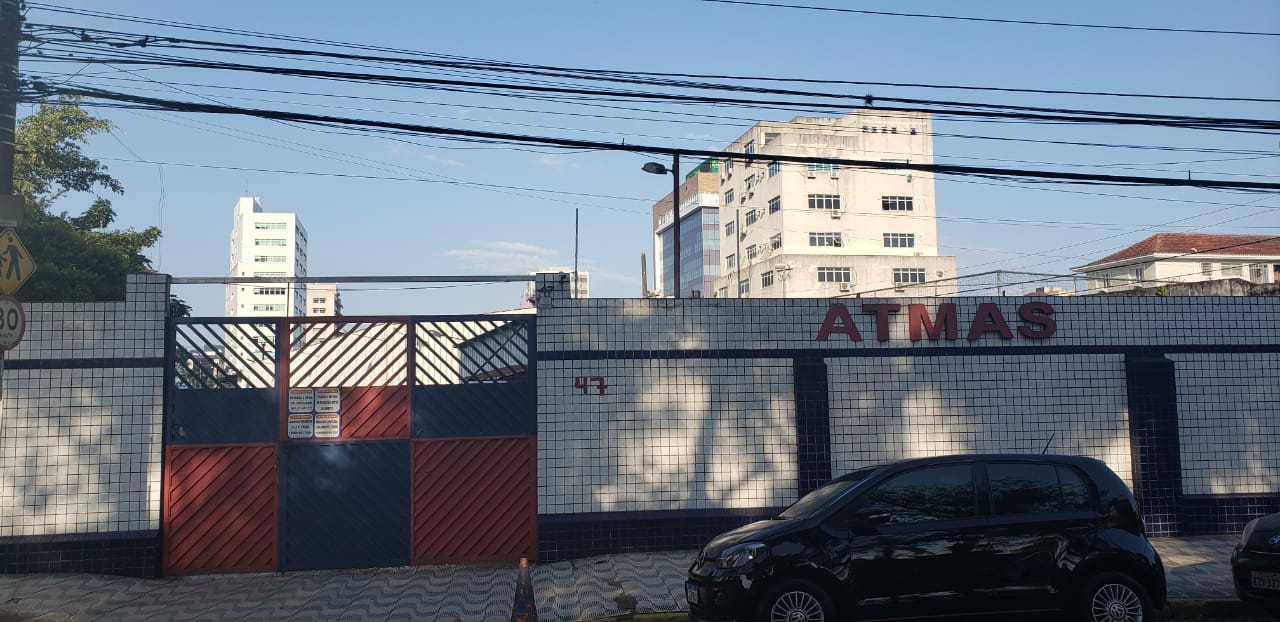Terreno fica na Rua São Paulo, na Vila Mathias, em Santos