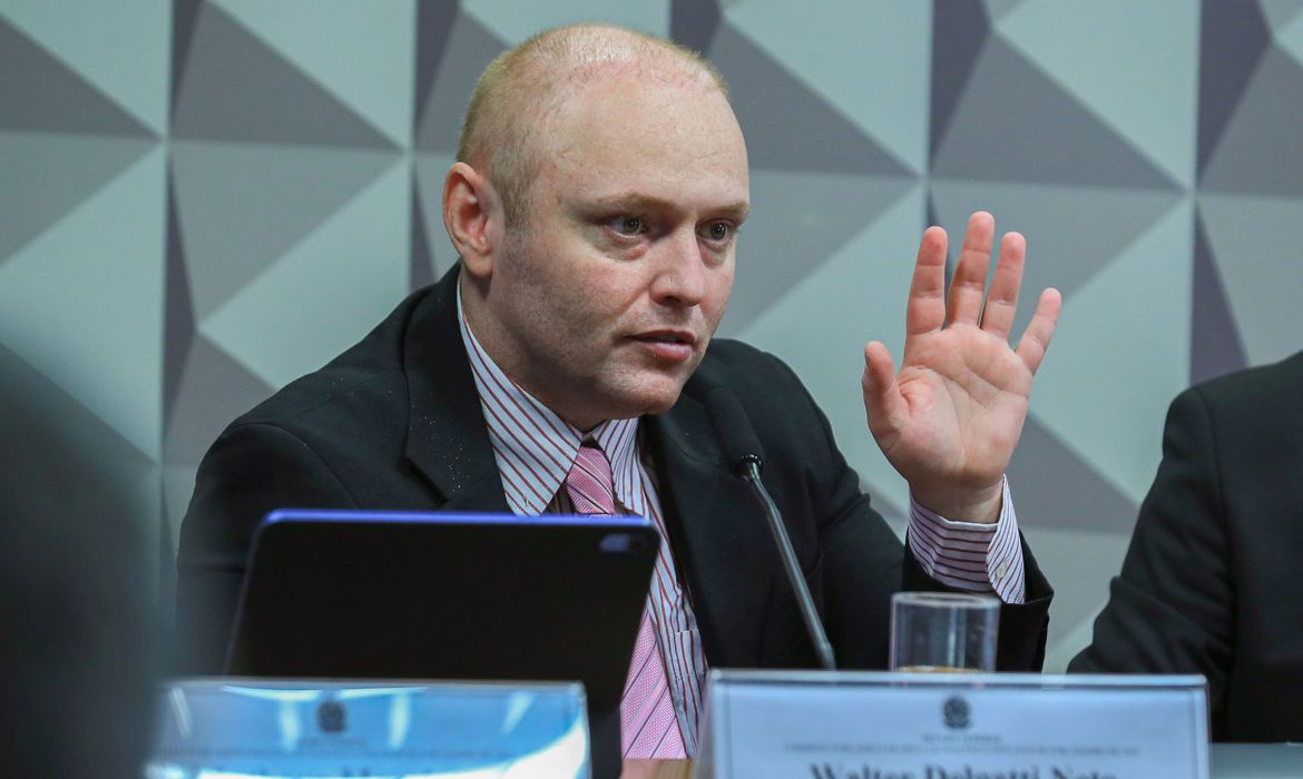 O hacker disse que foi procurado pela deputada federal Carla Zambelli (PL-SP) com a promessa de um emprego