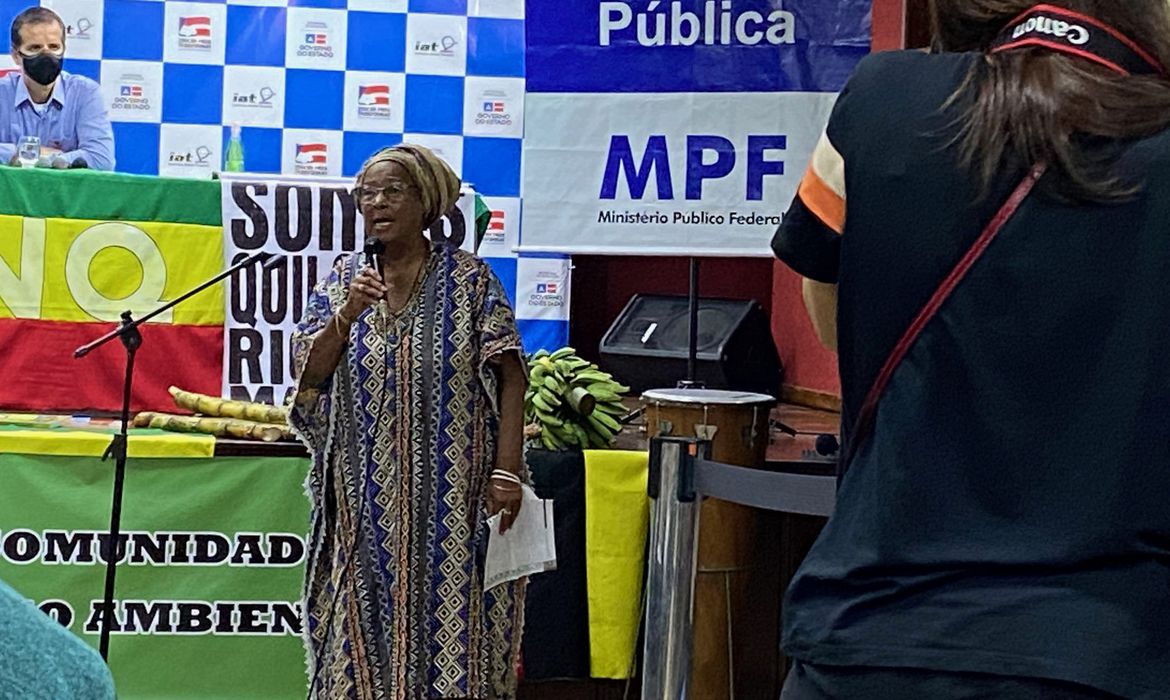 Em nota, a PF disse que "todos os esforços estão sendo empregados para a devida apuração da autoria dos homicídios e as investigações seguem em sigilo"