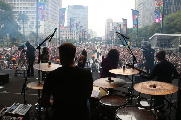 O festival tem início com o minicurso Ações e estratégias para a ação cultural com a população em situação de vulnerabilidade social