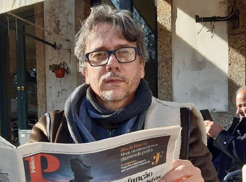 Marcos Alexandre Faber é poeta, ficcionista, músico, ensaísta e escritor