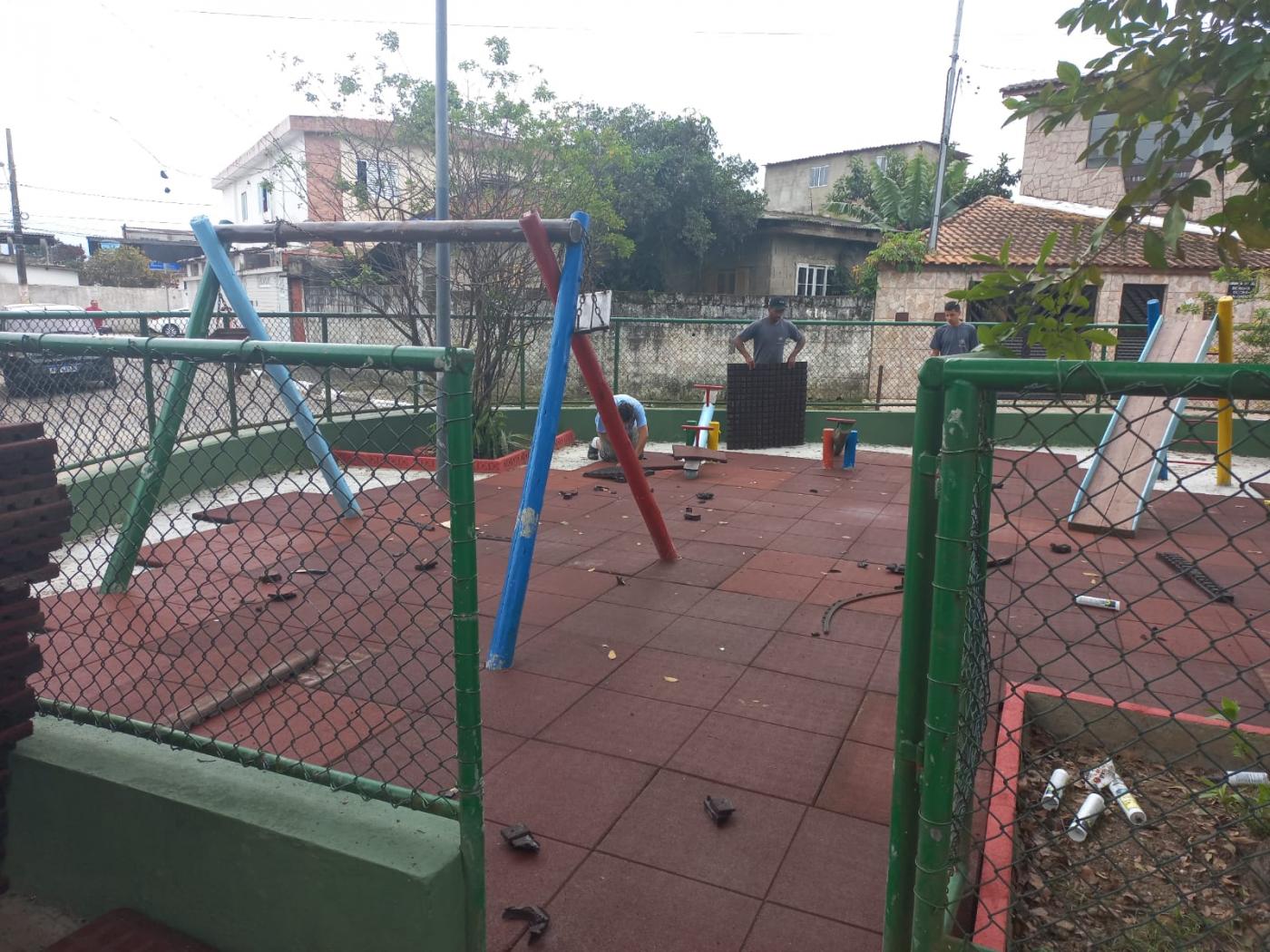 Ao todo serão instalados 809 metros quadrados de piso emborrachado nos sete endereços