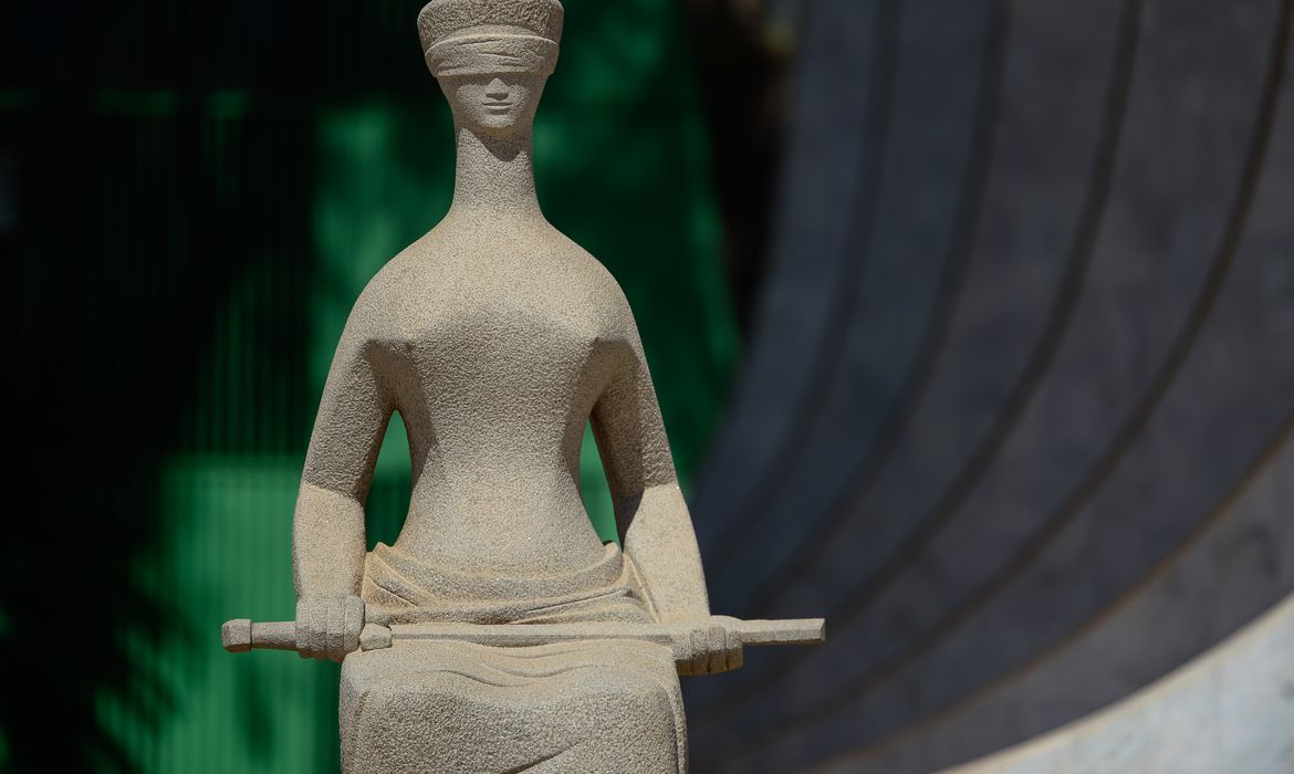 O julgamento havia sido suspenso no dia 2 de agosto, quando foi formado placar de 4 votos a 0 para descriminalização somente do porte de maconha para uso pessoal