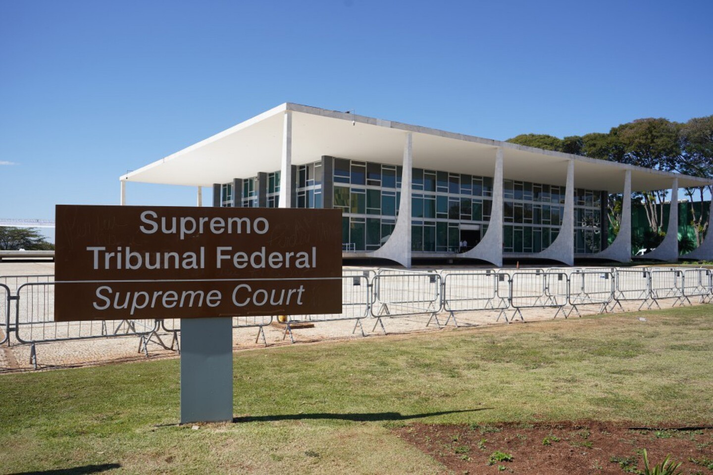 Sede do Supremo Tribunal Federal; com a expectativa e esperança de que os ministros mantenham a decisão, muitos aposentados e pensionistas pelo País estiveram nesta semana em Brasília