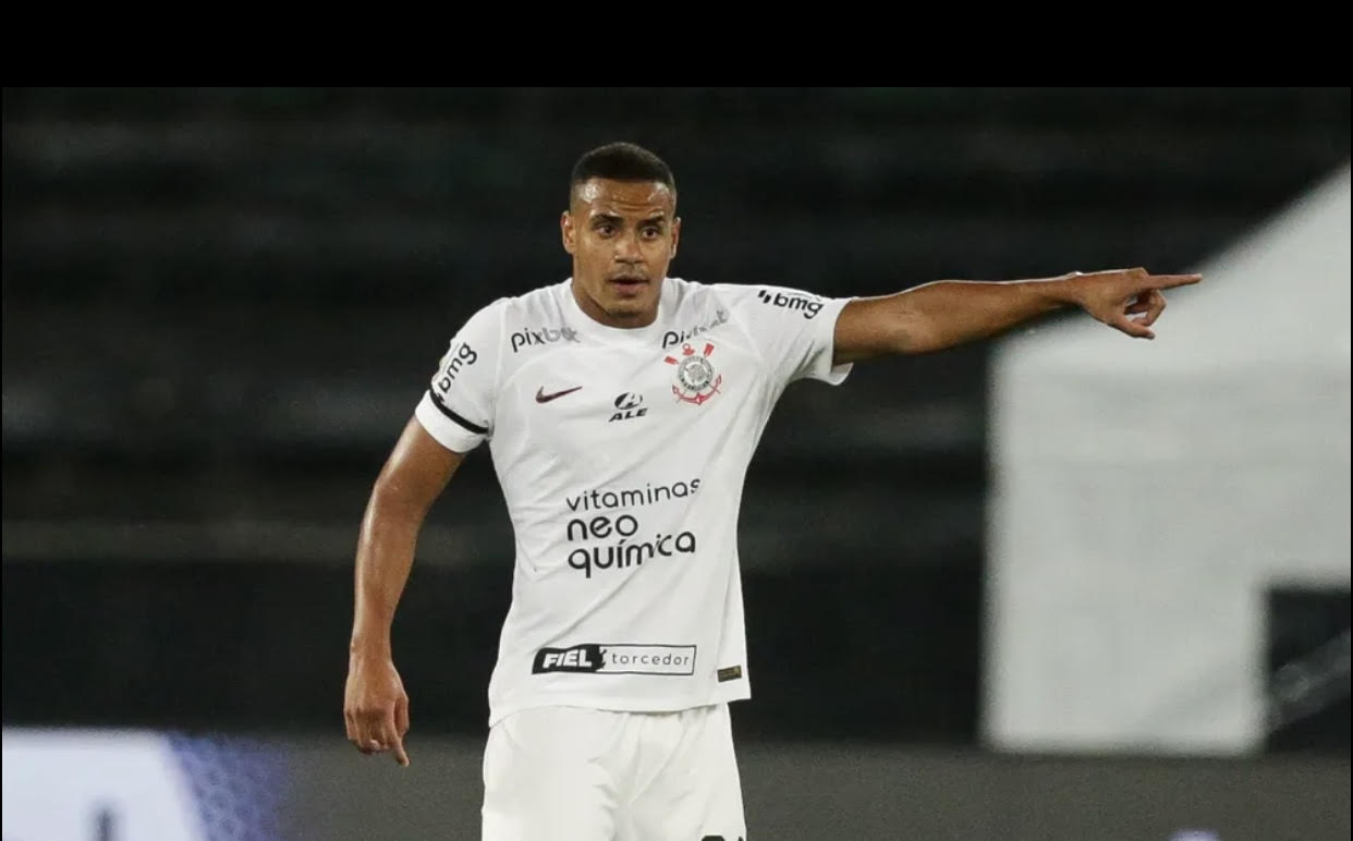 O Corinthians tentou segurar o jogador até o fim do ano, mas não conseguiu