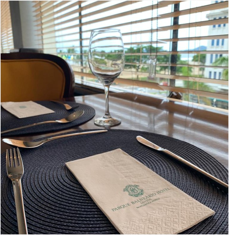 "Geralmente, feriados às quartas-feiras não costumam atrair muitos hóspedes à região. Porém, a proximidade dessas duas datas comemorativas pode ter determinado a procura dos turistas"