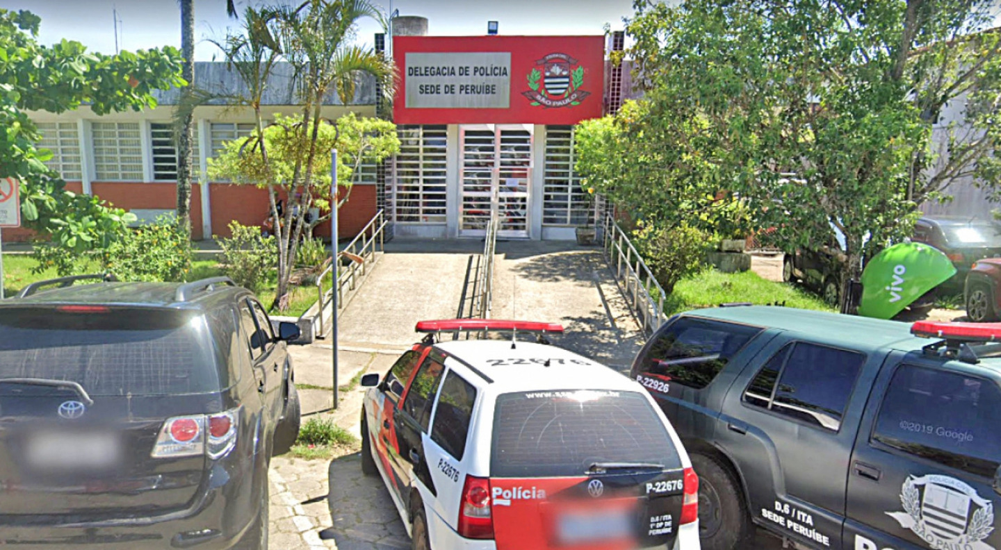 Um dos disparos atingiu de raspão a cabeça da mulher