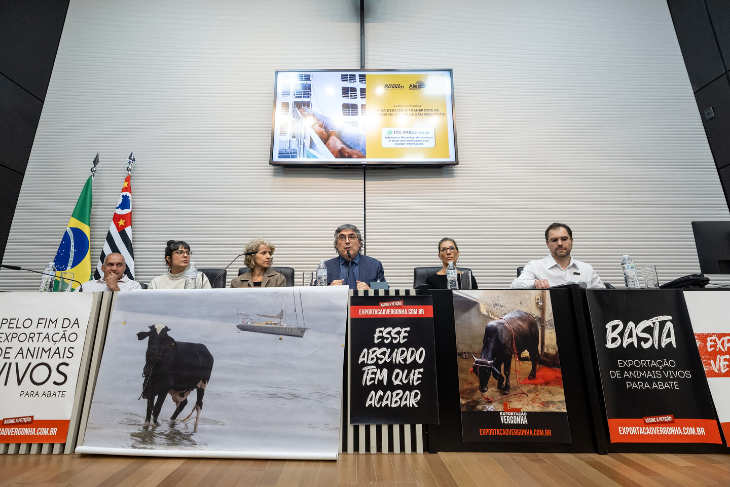 Audiência para debater o transporte de animais vivos pelo Porto de São Sebastião