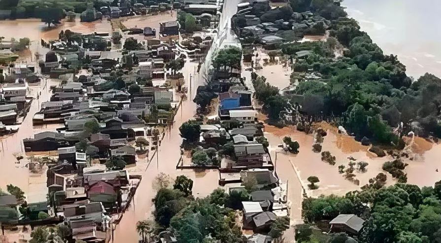 Município de Bom Retiro do Sul (RS) coberto por água após passagem de ciclone