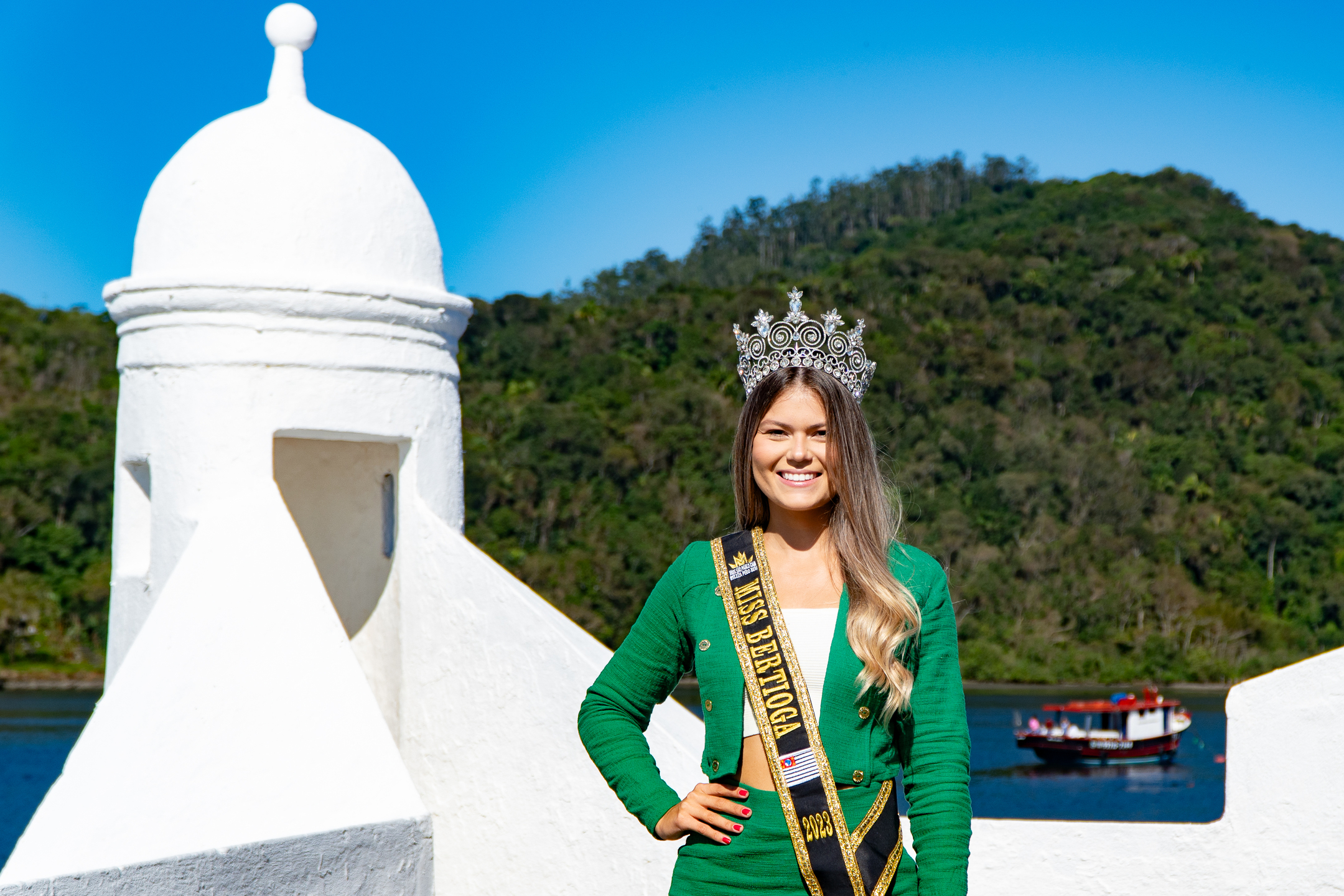 A Miss Bertioga, Carolinny Ferreira, representa a cidade e toda a Baixada Santista, sendo a única candidata da região
