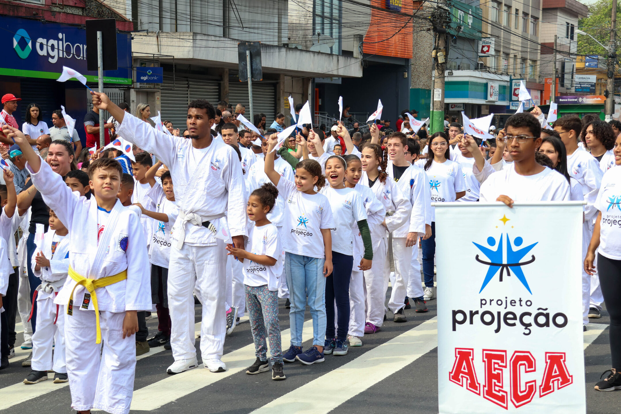 A festa reuniu estudantes, servidores municipais, militares e demais atores da sociedade civil que se concentraram em mostrar o que há de melhor em Cubatão