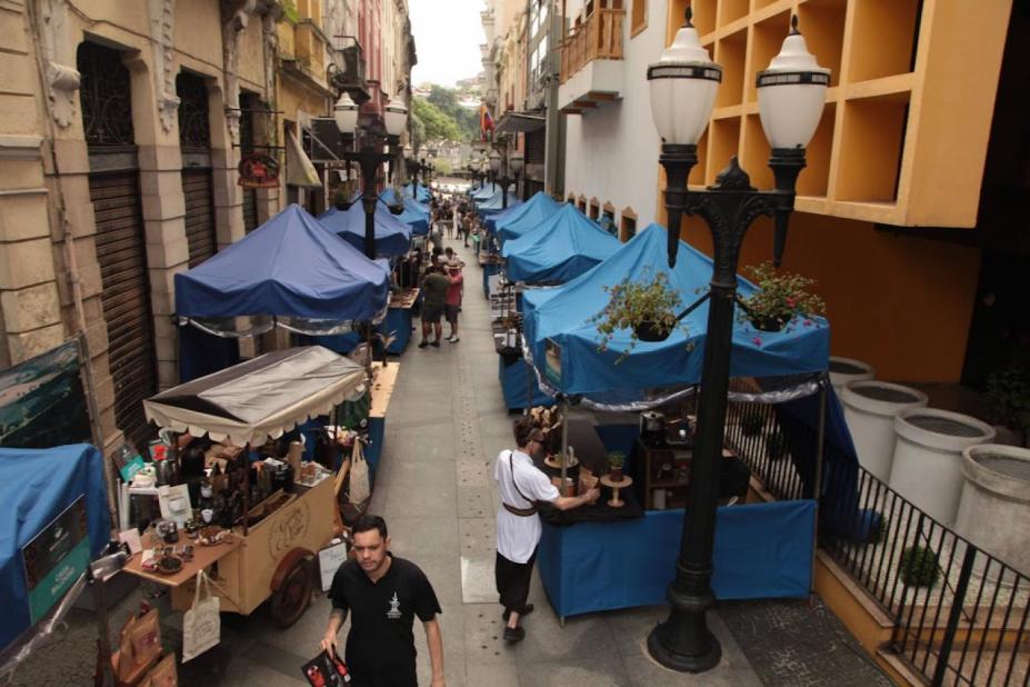 Os visitantes terão a oportunidade de apreciar performances artísticas, oficinas temáticas, workshops e outras atrações, como a cafeomancia, a leitura da borra do café