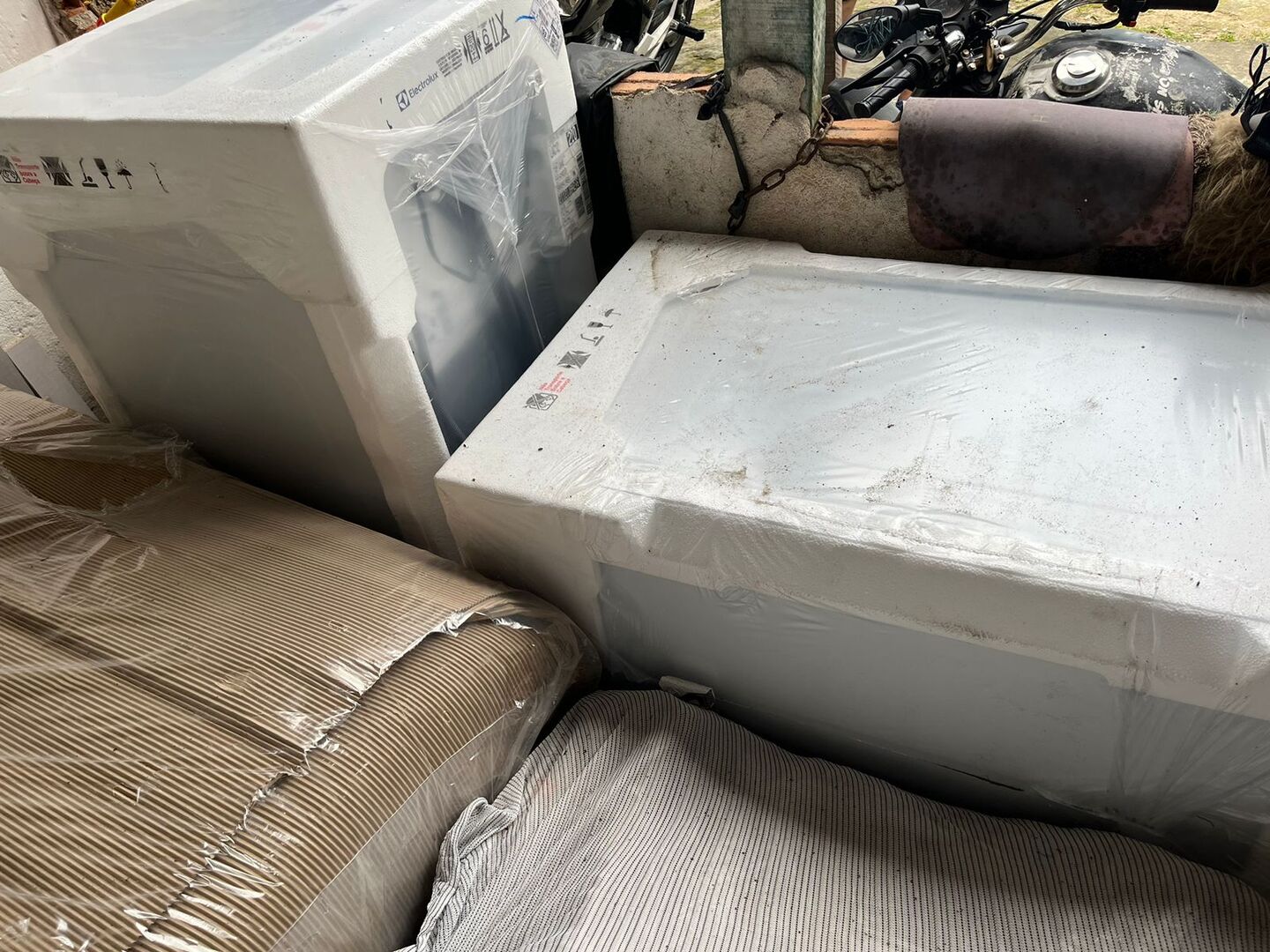 Após uma denúncia,os agentes policiais realizaram investigações.