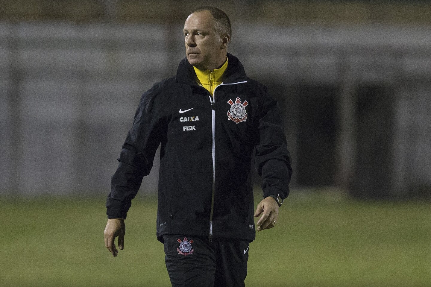 Ele compartilhou um vídeo com momentos de suas passagens anteriores no clube e escreveu: "Um louco de volta pro bando"