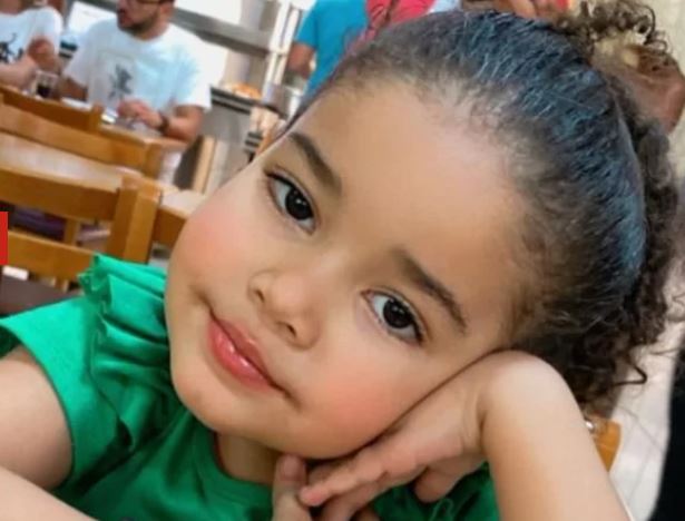 Quando foi atingida pelos disparos, ela estava com a família indo para casa, em Petrópolis, na região serrana.