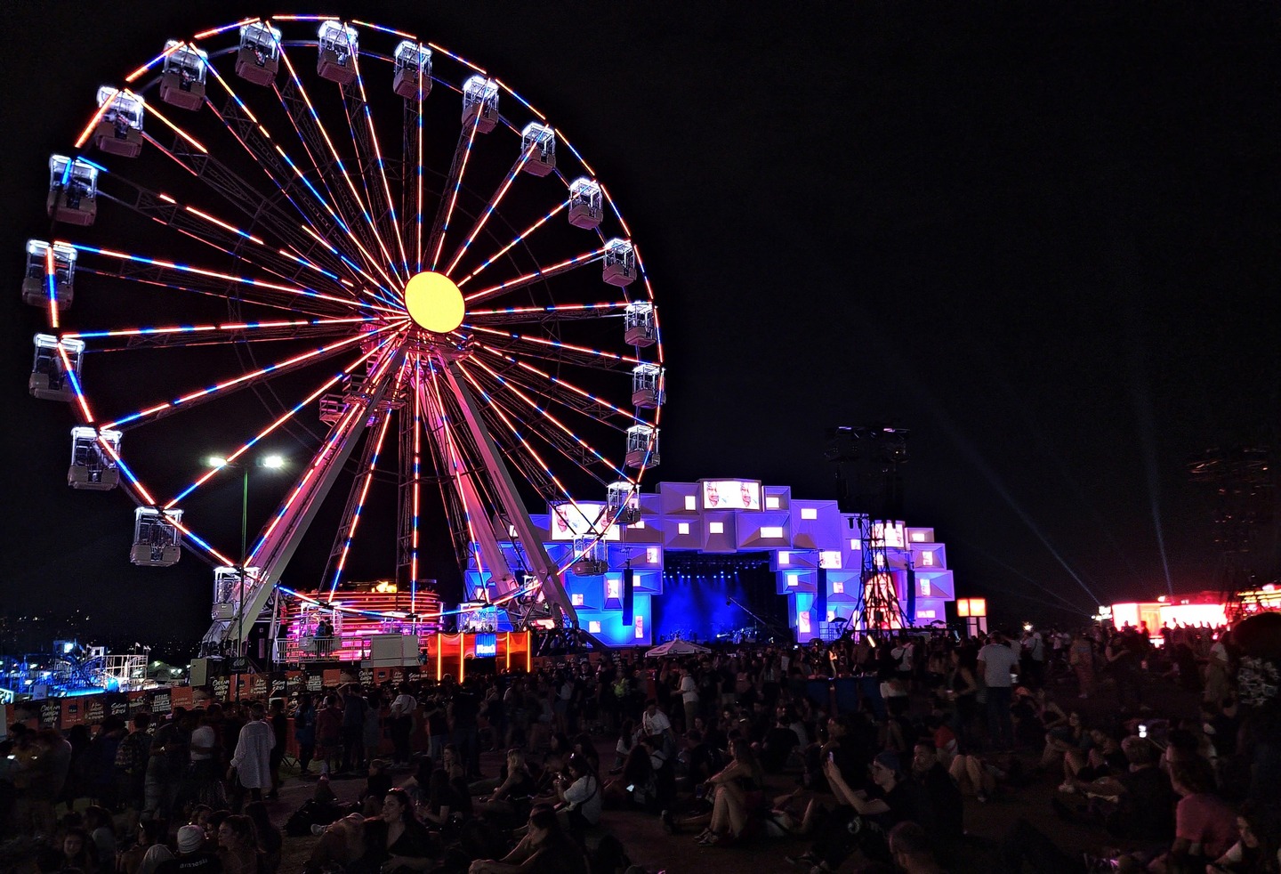 Dois shows no palco principal do The Town tiveram músicos usando a camiseta da seleção brasileira no dia 7 de setembro