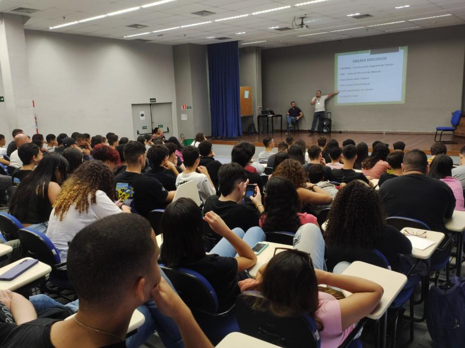 Palestra foi para cerca de 250 pessoas
