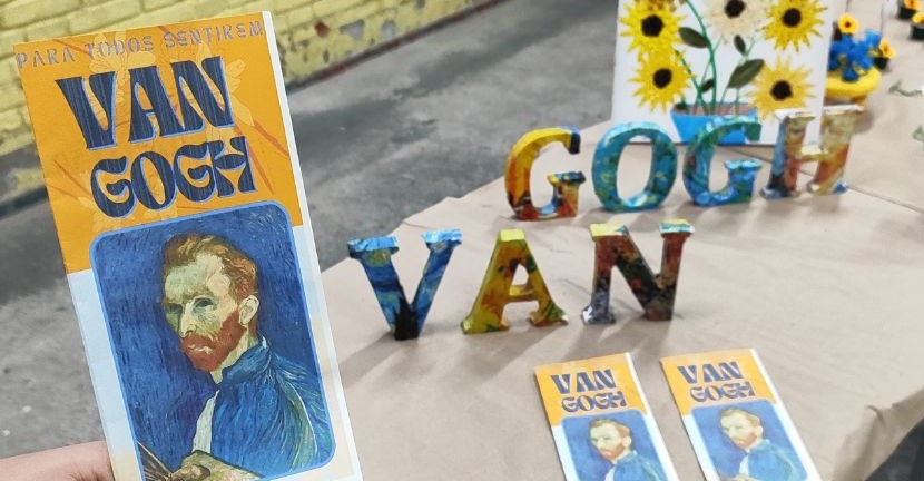 Todas as produções expostas foram confeccionadas com materiais texturizados