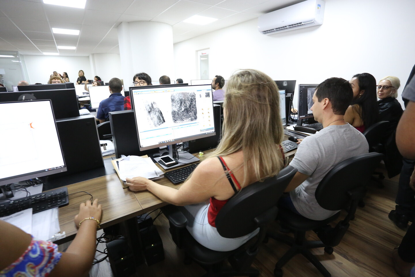 Para isso, conta com diversos setores que trabalham de forma integrada, buscando provas