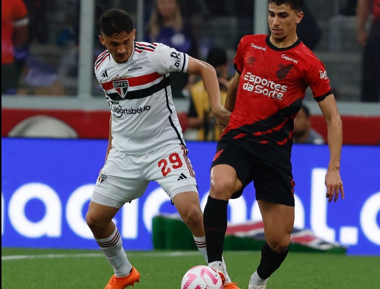 O resultado deixa o Rubro-Negro com 49 pontos, em sétimo. Já o clube paulista está em décimo com 39 pontos.