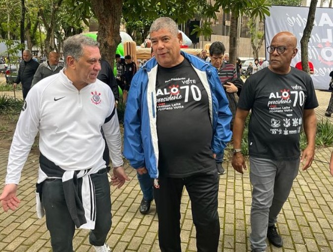 Milton Leite e André Negão (ao centro e à direita)