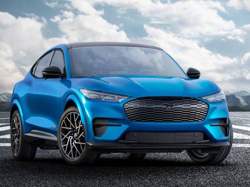 Os dois motores de corrente alternada entregam 487 cavalos de potência e um torque de 87,7 kgfm