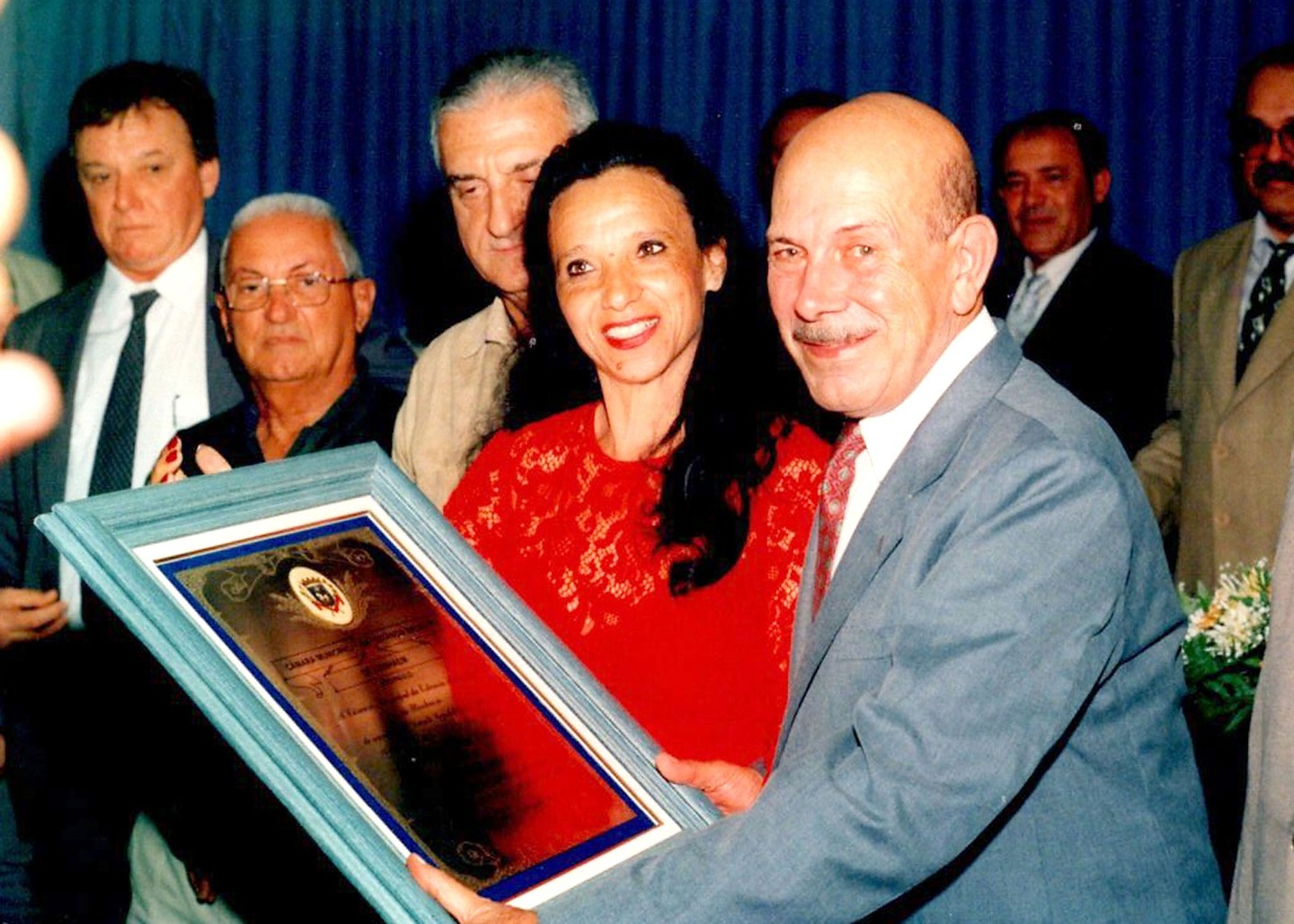 Maria Eugênia concedeu o título de Cidadão Itanhaense para Alcyr Ferreira da Costa, em abril de 1997, ex- vereador na Câmara de Itanhaém