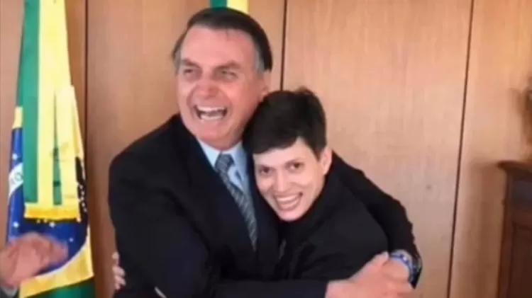 Influenciadora Karol Eller com o ex-Presidente Jair Bolsonaro