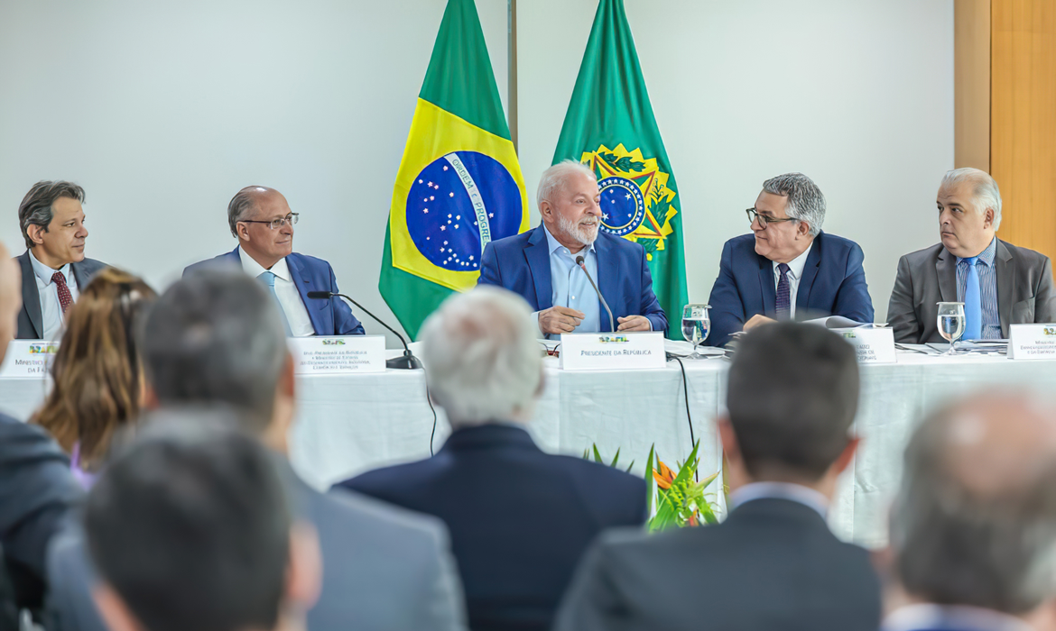 O chefe do Executivo pediu aos ministros que sejam os "melhores gastadores do dinheiro em obras de interesse do povo brasileiro