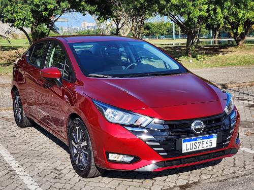 O "powertrain" do Versa é formado pelo motor 1.6 16V Flex e pela transmissão Xtronic CVT com 5 marchas simuladas