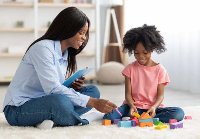 Buscar terapia acessível pode ser desafiador, mas há opções disponíveis