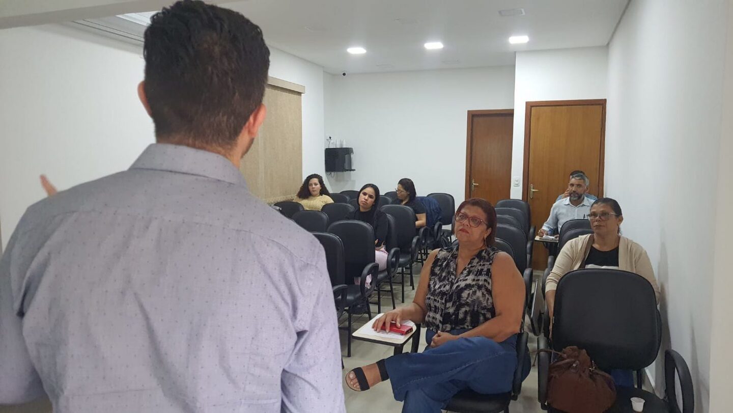 Os cursos, cuja duração varia de 7 a 60 horas, serão fornecidos nos formatos online