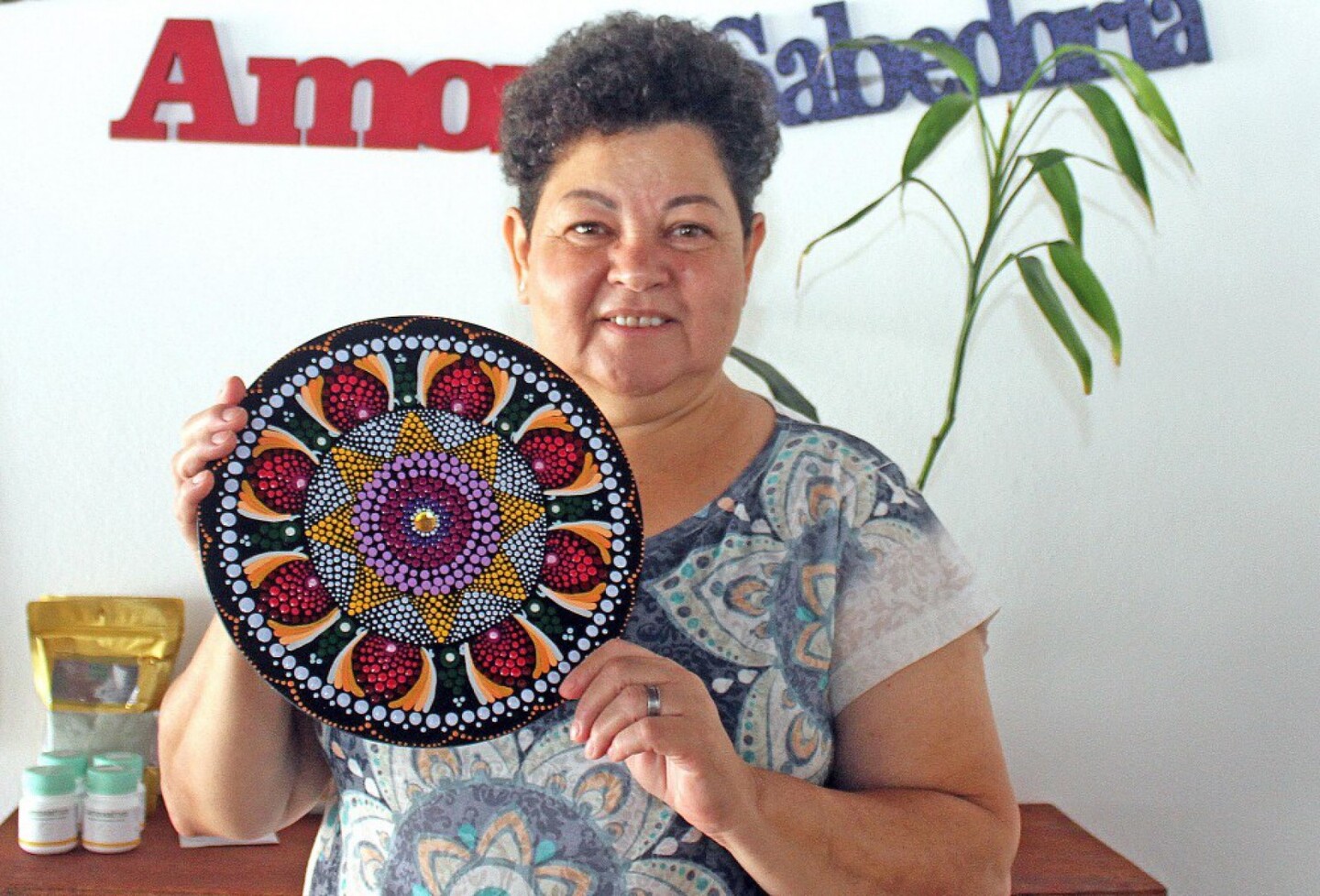 Durante os dois dias de evento haverá exposição de artesanatos, pinturas, bordados, roupas, calçados, bolsas, entre outros