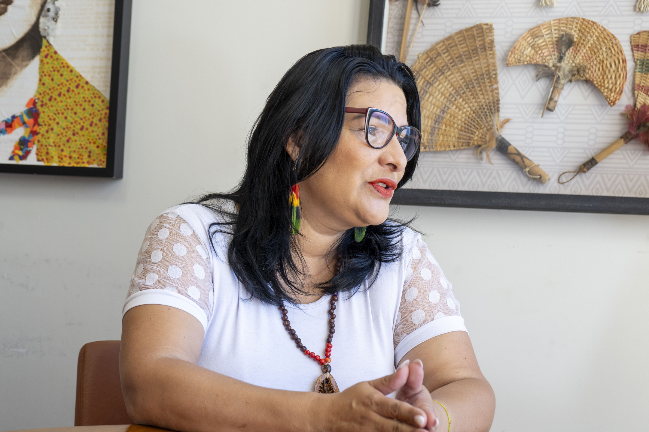 Deputada garante mais acesso à educação e à defesa contra a violência contra a mulher