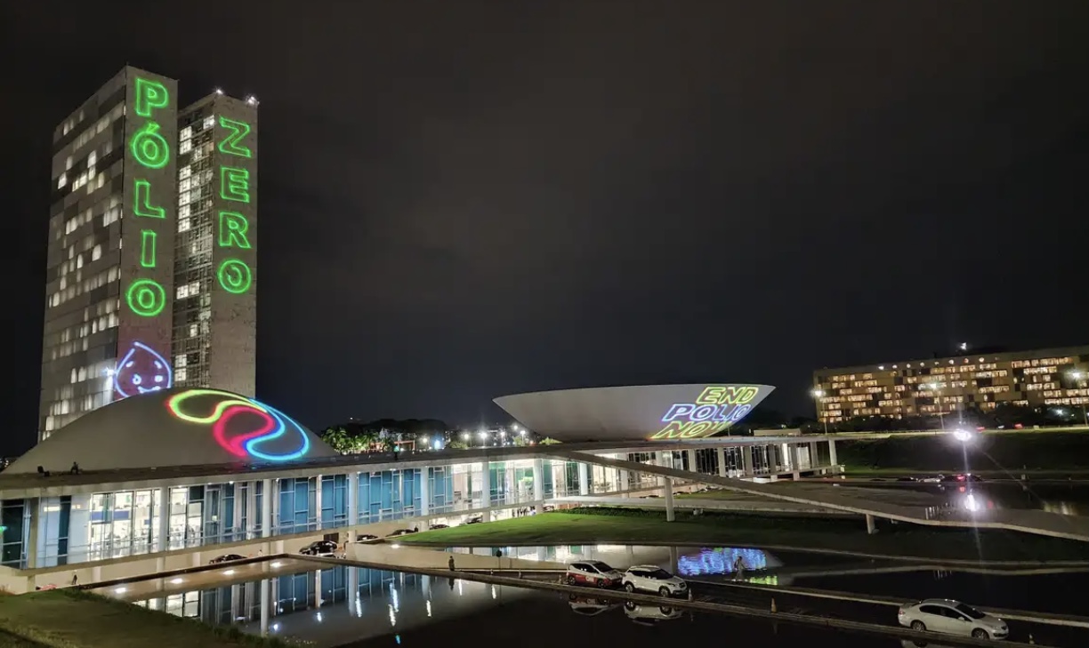 O projeto estabelece ainda que escolas particulares podem optar por participar e que as instituições de ensino participantes devem entrar em contato com as unidades de saúde locais