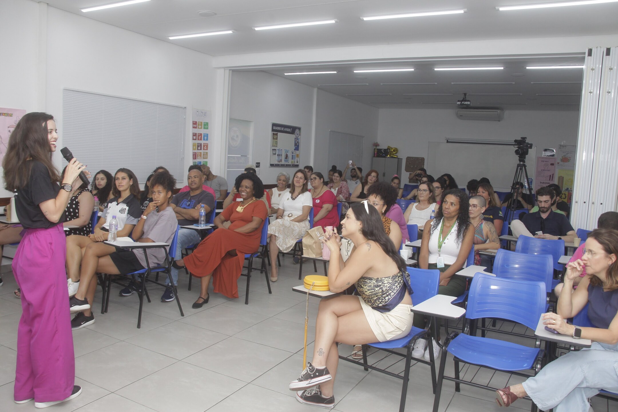 O Notáveis Day surgiu por meio do Projeto Notáveis Mulheres, que surgiu a partir da percepção de jovens paranaenses sobre a pouca valorização de mulheres 'comuns' e a a necessidade de reconhecer seus feitos e apresentá-los à sociedade.