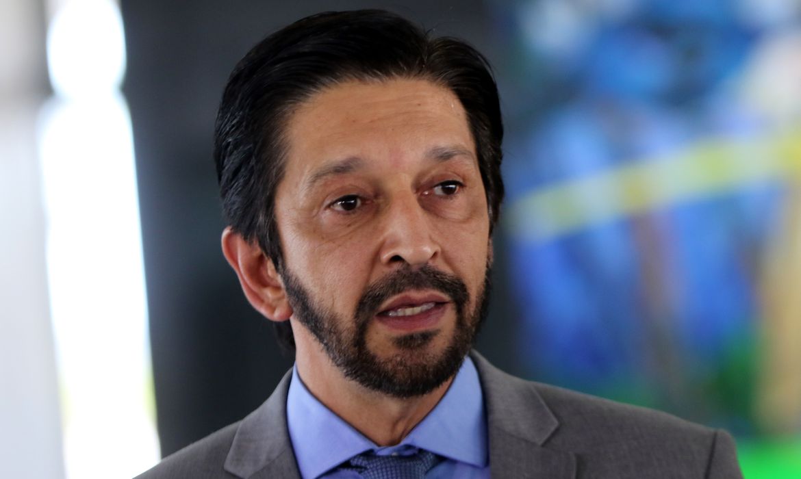 Durante o pronunciamento, o prefeito reforçou que o pagamento é um direito básico