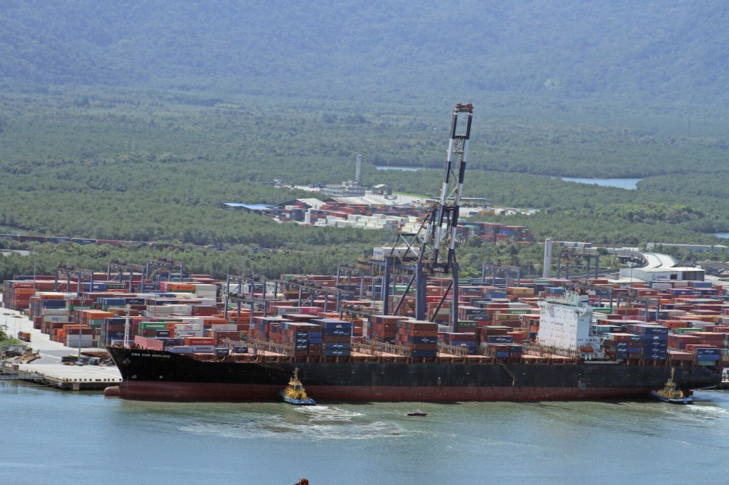 Os atrasos nas escalas dos navios contratados para embarque de café vêm subindo desde junho